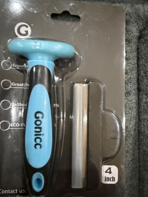 Professional Pet De Shedding Comb Tool